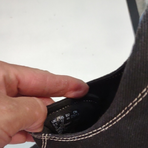 Clarks Black Canvas Sneakers with Glossy Toe - Picture 8 of 8